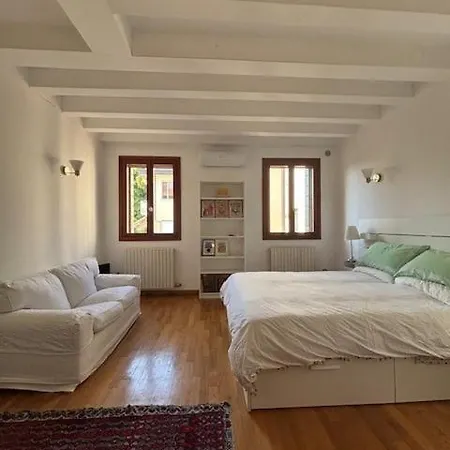 Borgo Cavour Santi40 * Treviso