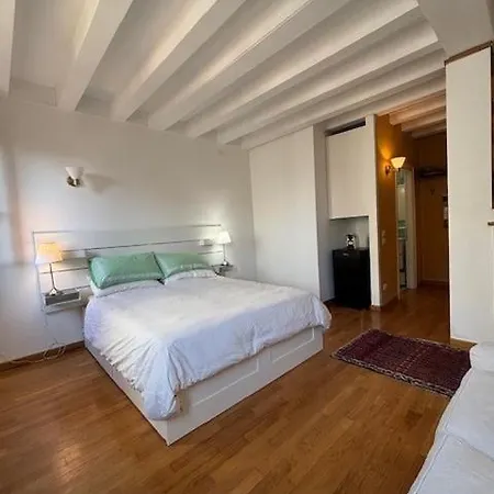 Appartement Borgo Cavour Santi40 *