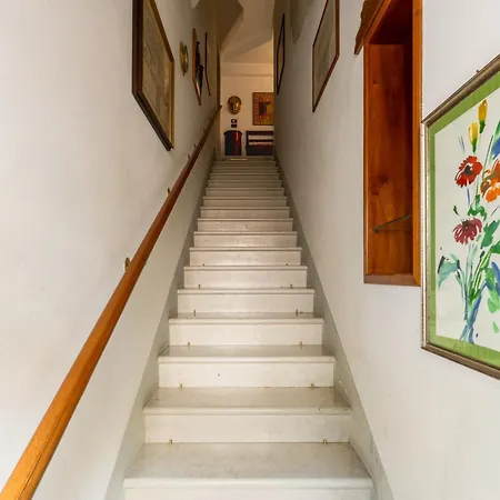 Borgo Cavour Santi40