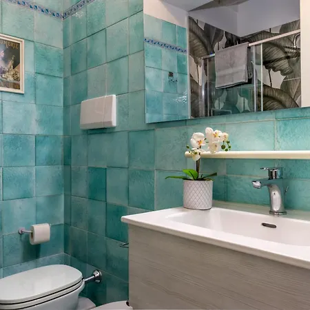 Borgo Cavour Santi40 *