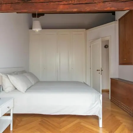Lägenhet Borgo Cavour Santi40 *